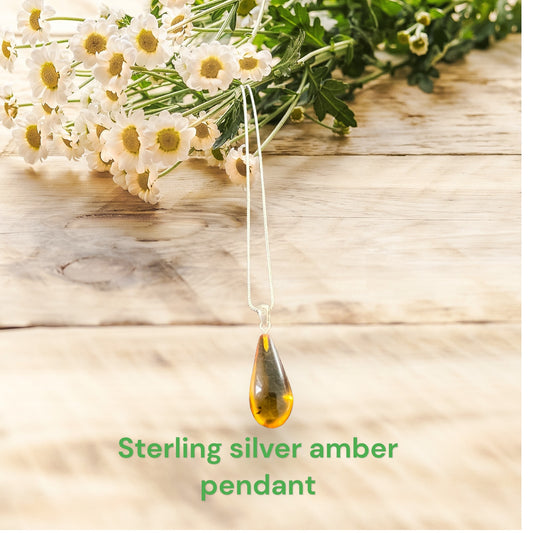 STERLING SILVER AMBER PENDANT & NECKLACE